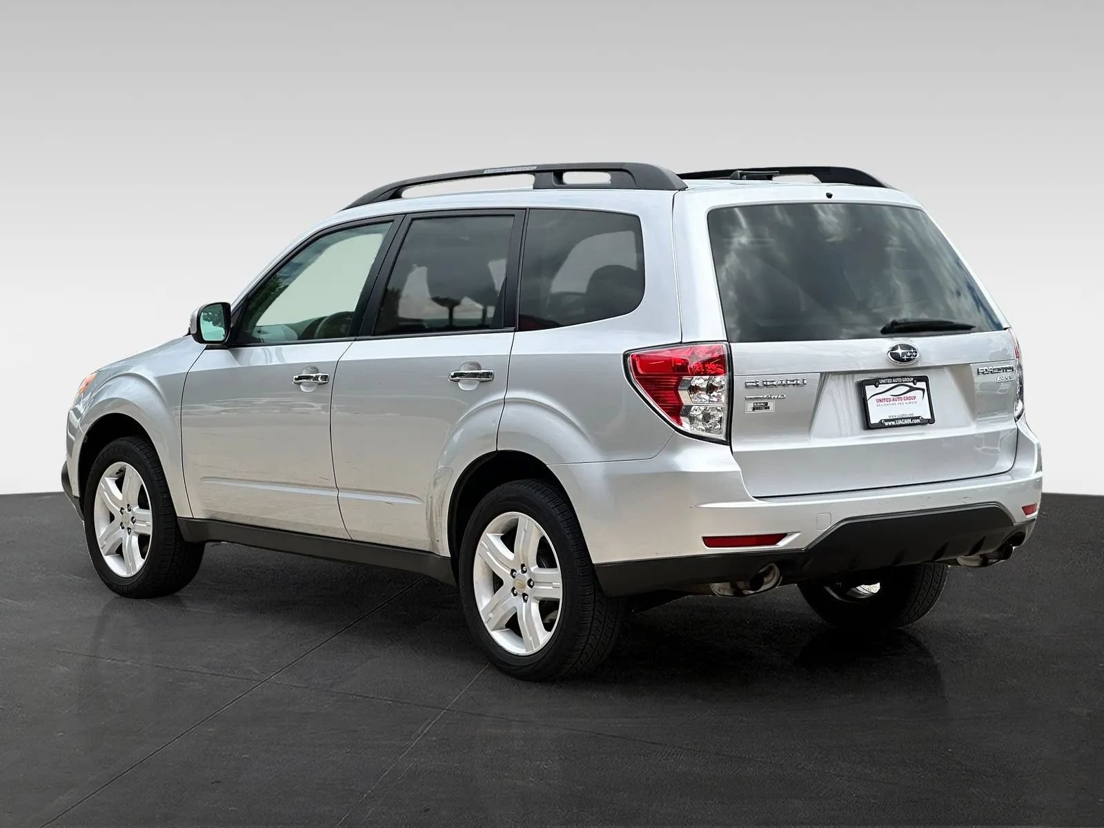 Used 2010 Subaru Forester 2.5X Premium AWD/4WD image 5