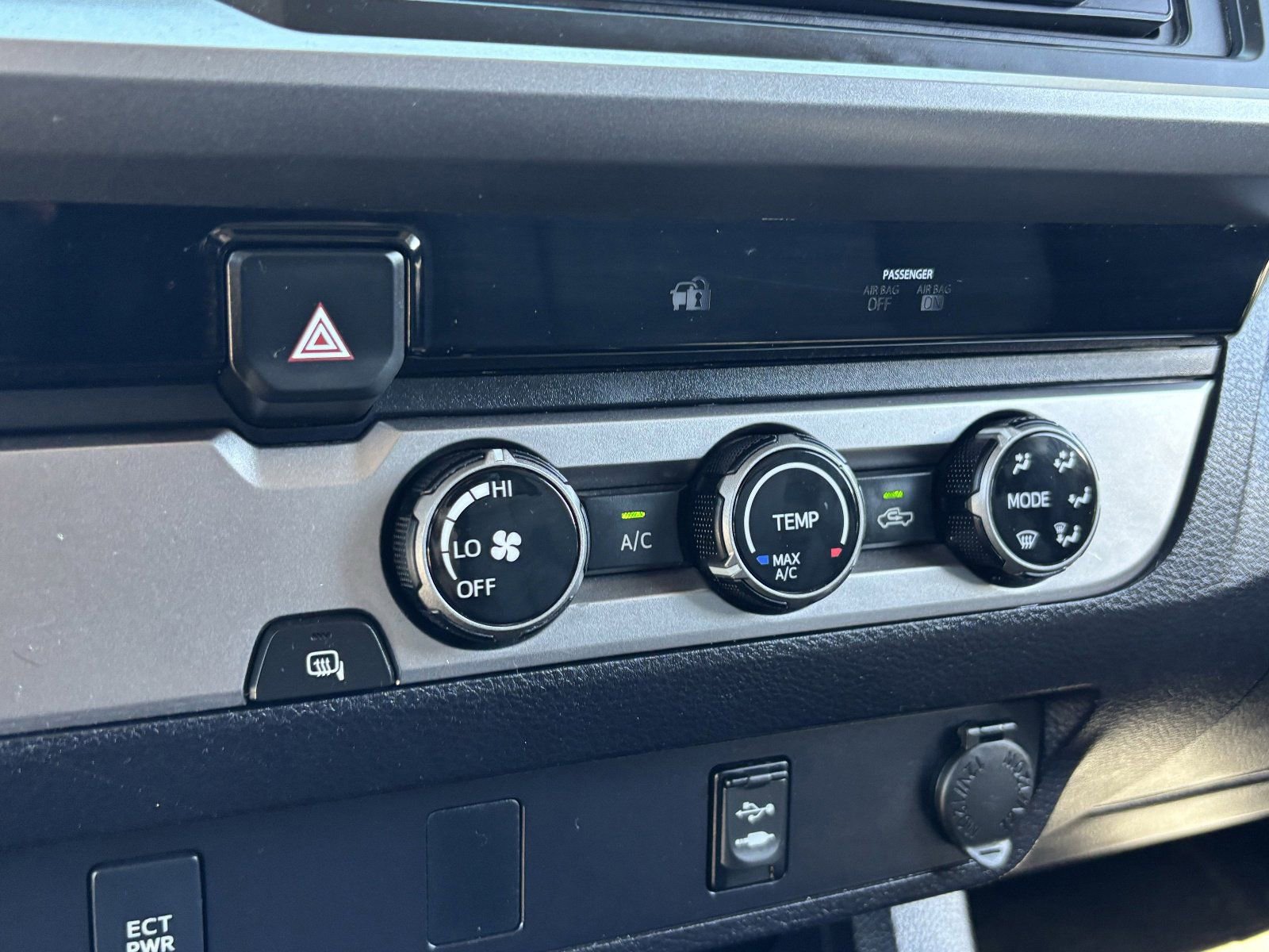Used 2016 Toyota Tacoma SR5 w/ Towing Package RWD image 25