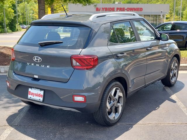 Used 2025 Hyundai Venue SEL FWD image 11
