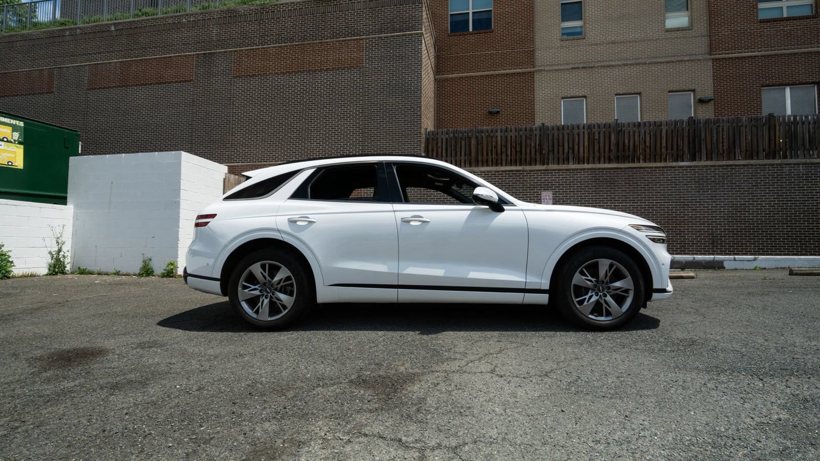 Used 2022 Genesis GV70 3.5T Sport w/ Sport Advanced Package AWD/4WD image 2