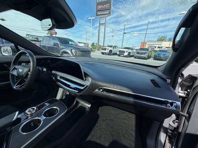 Used 2024 Cadillac Lyriq Luxury w/ LPO, Floor Liner Package AWD/4WD image 24