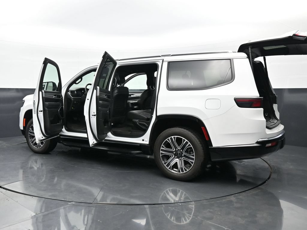 Used 2025 Jeep Wagoneer Series II w/ 8-Passenger Seating Package AWD/4WD image 50