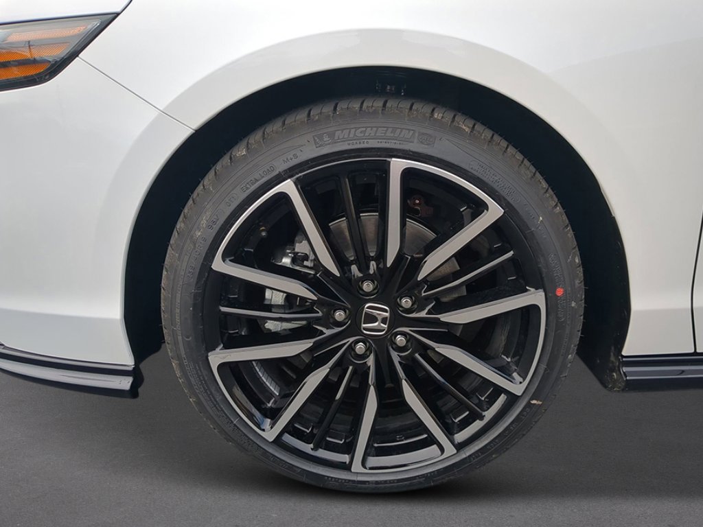 New 2026 Honda Accord Touring image 9