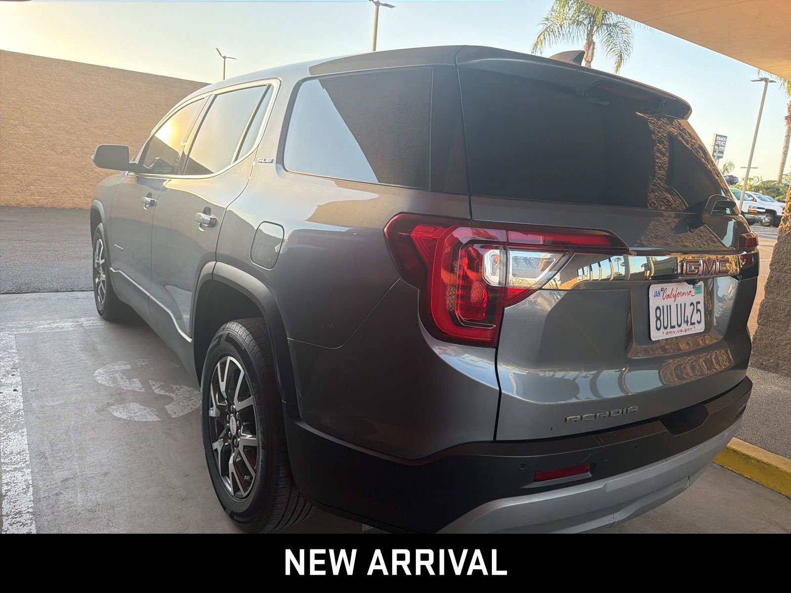 Used 2020 GMC Acadia SLE image 4