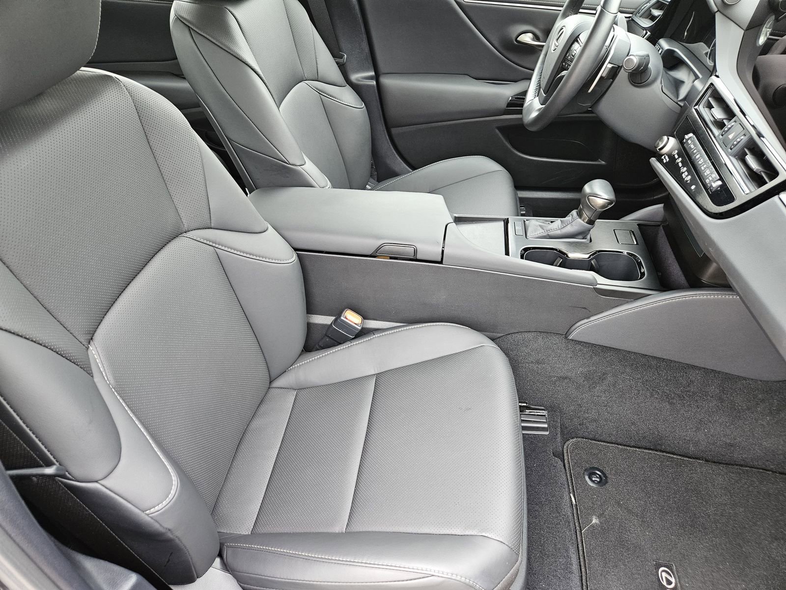 Used 2025 Lexus ES 350 w/ Accessory Package (Z2) FWD image 18