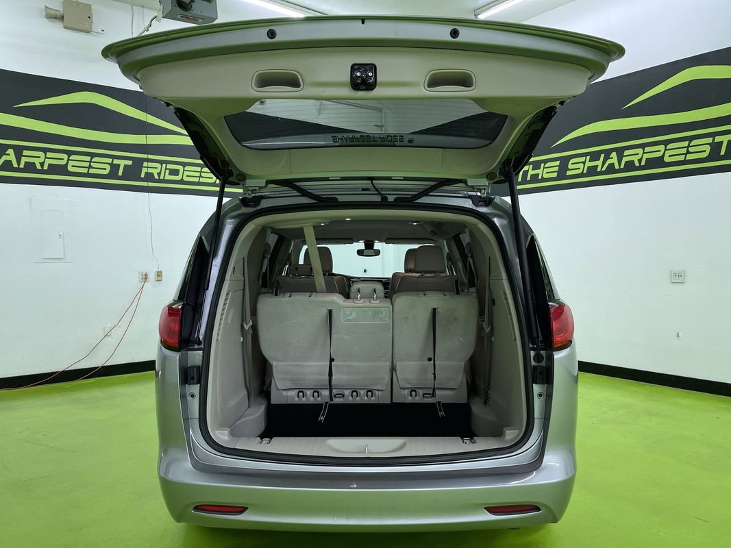 Used 2021 Chrysler Voyager Lxi image 9