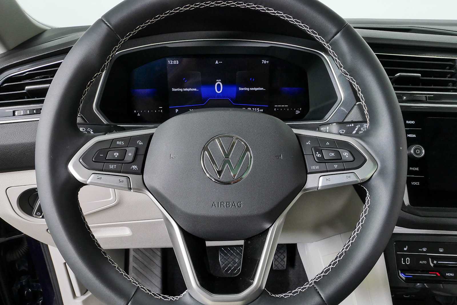 Certified 2023 Volkswagen Tiguan SE w/ Panoramic Sunroof Package FWD image 11