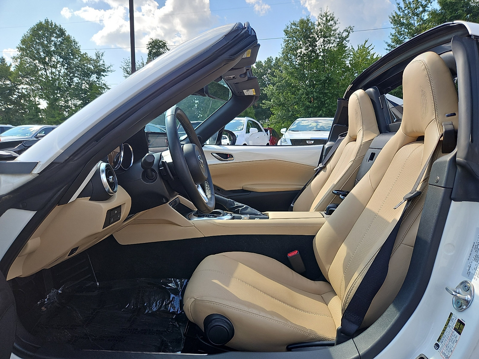 Used 2024 MAZDA MX-5 Miata RF Grand Touring RWD image 12