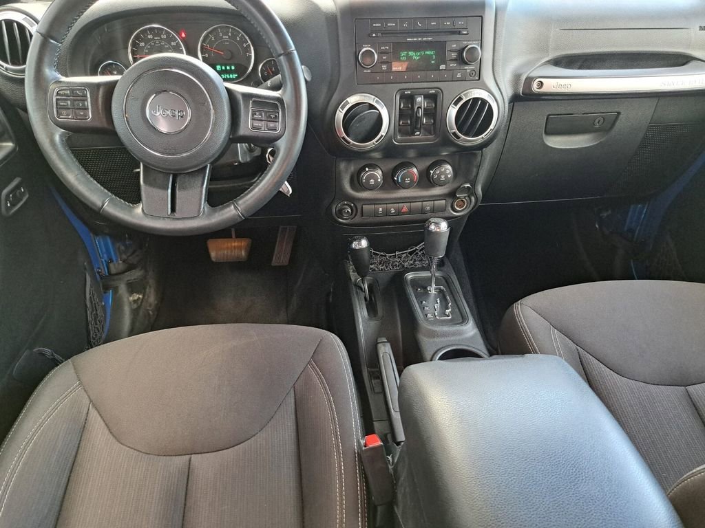 Used 2016 Jeep Wrangler Unlimited Sahara w/ Connectivity Group image 18