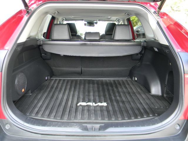 Used 2020 Toyota RAV4 Limited AWD/4WD image 22