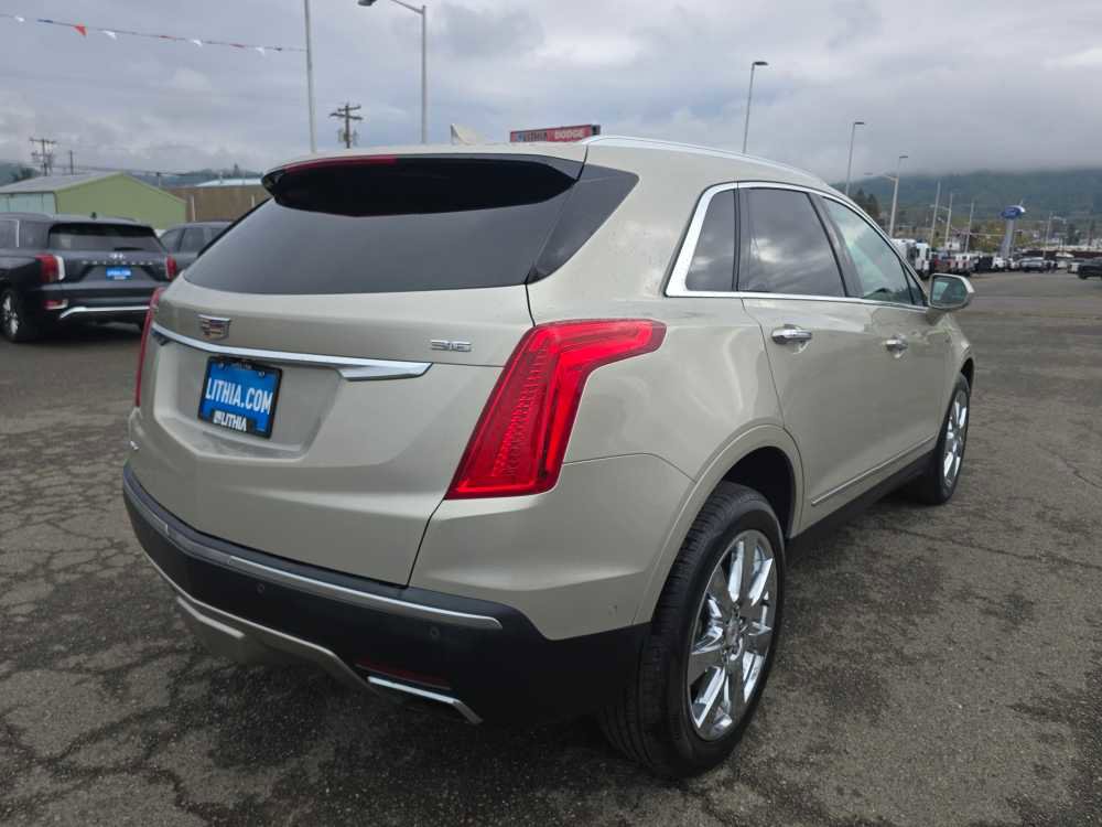Used 2017 Cadillac XT5 Platinum w/ Driver Assist Package image 5