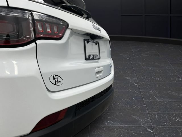 Used 2022 Jeep Compass Latitude image 30