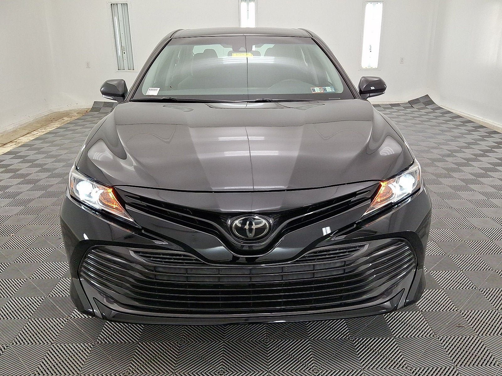 Used 2020 Toyota Camry LE FWD image 20