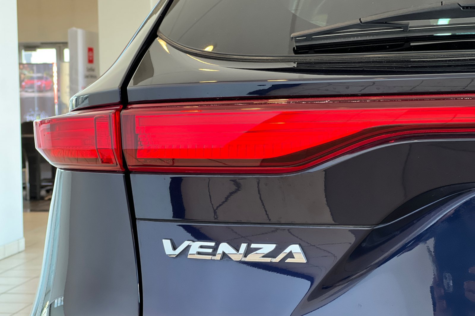 Certified 2024 Toyota Venza LE AWD/4WD image 27