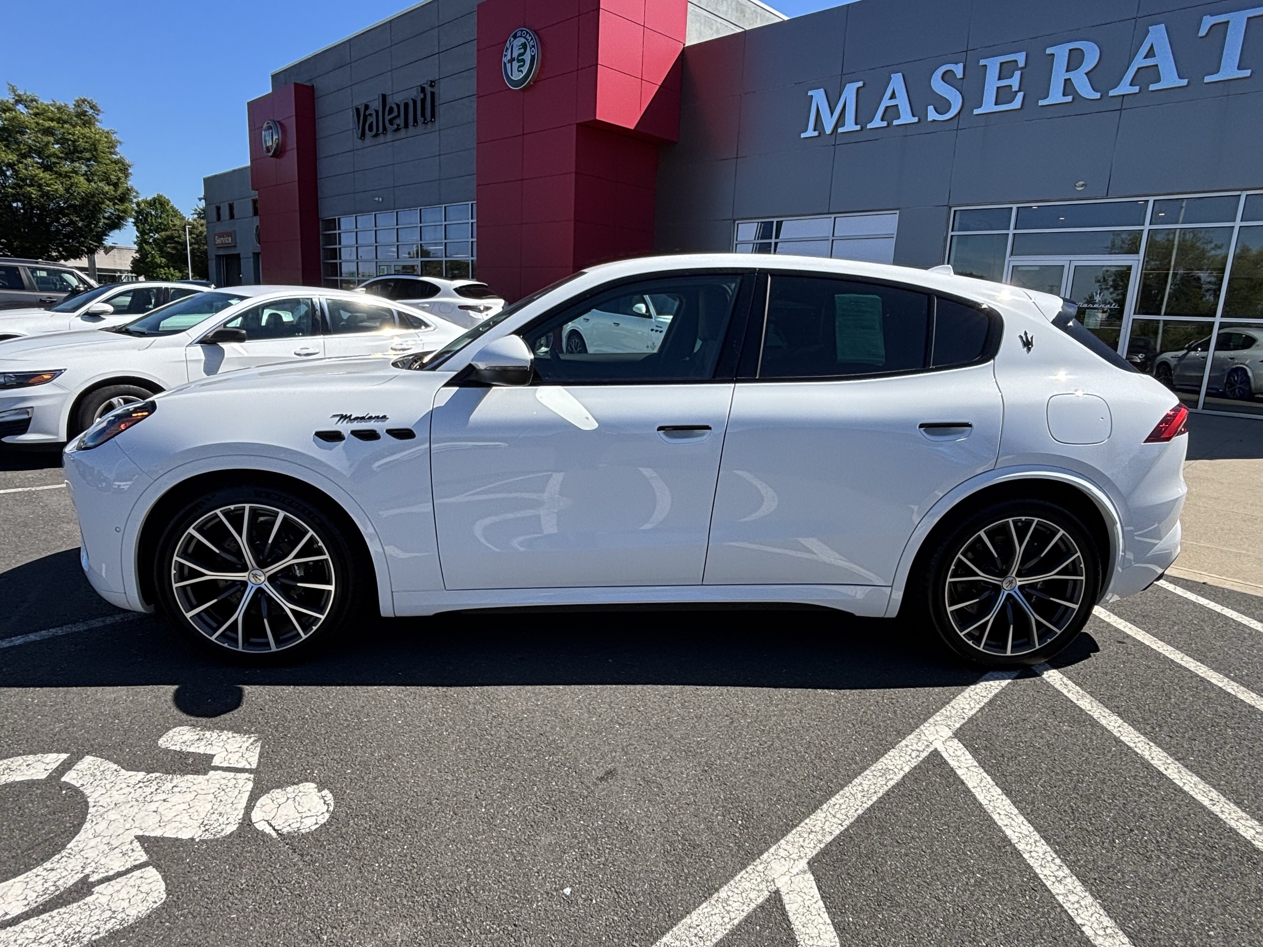 Used 2026 Maserati Grecale Folgore AWD/4WD image 4