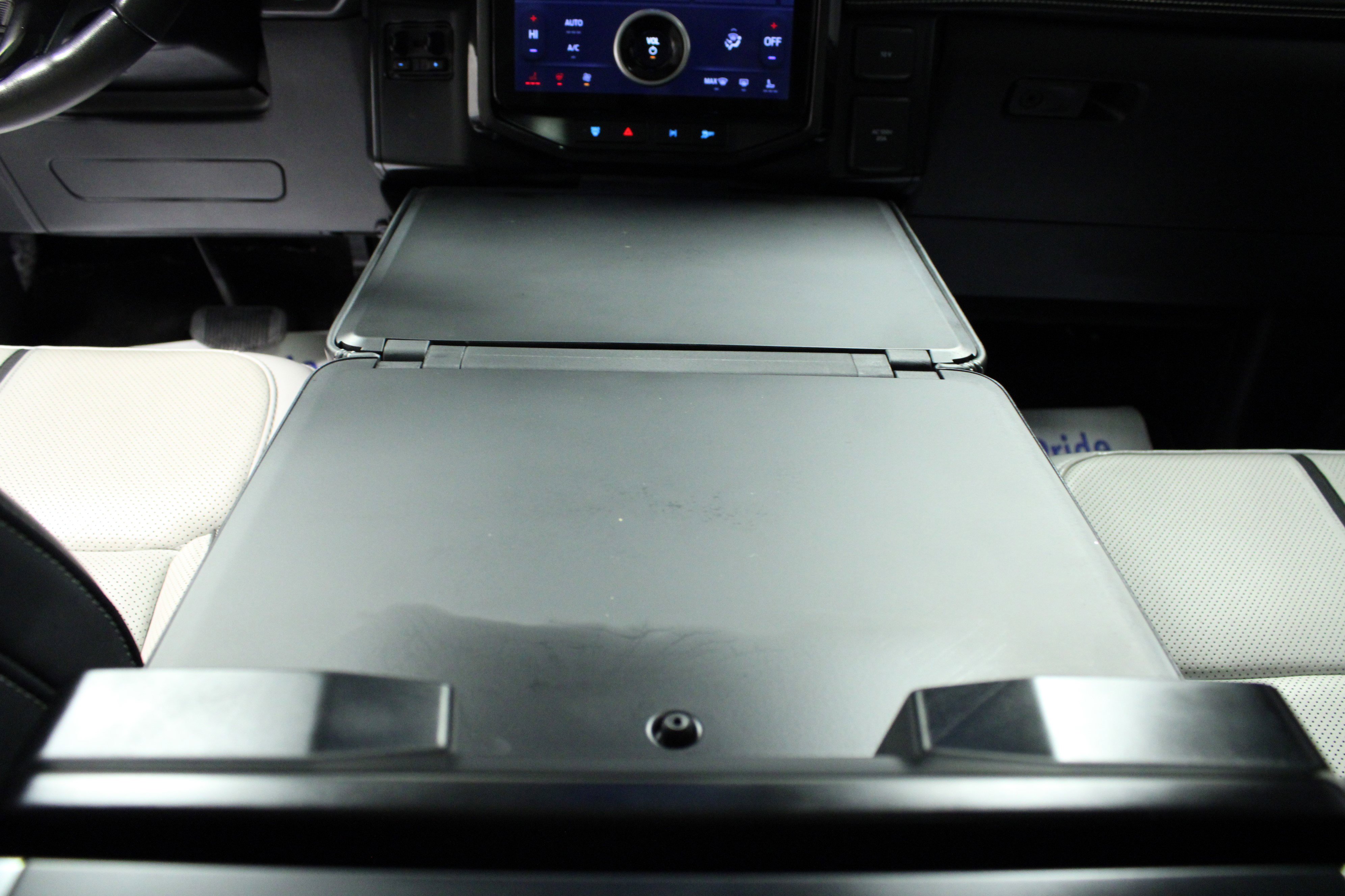 Used 2022 Ford F150 Lightning Platinum image 20