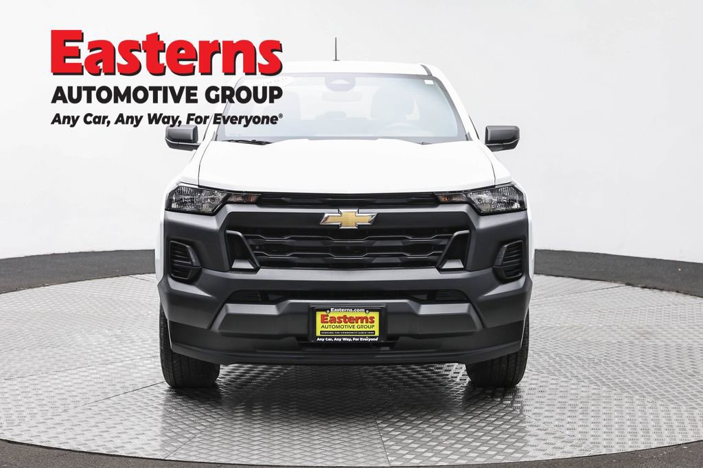 Used 2023 Chevrolet Colorado W/T image 2