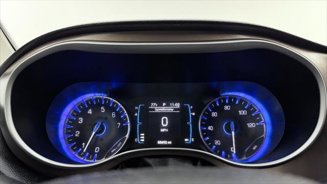 Used 2017 Chrysler Pacifica Touring image 24