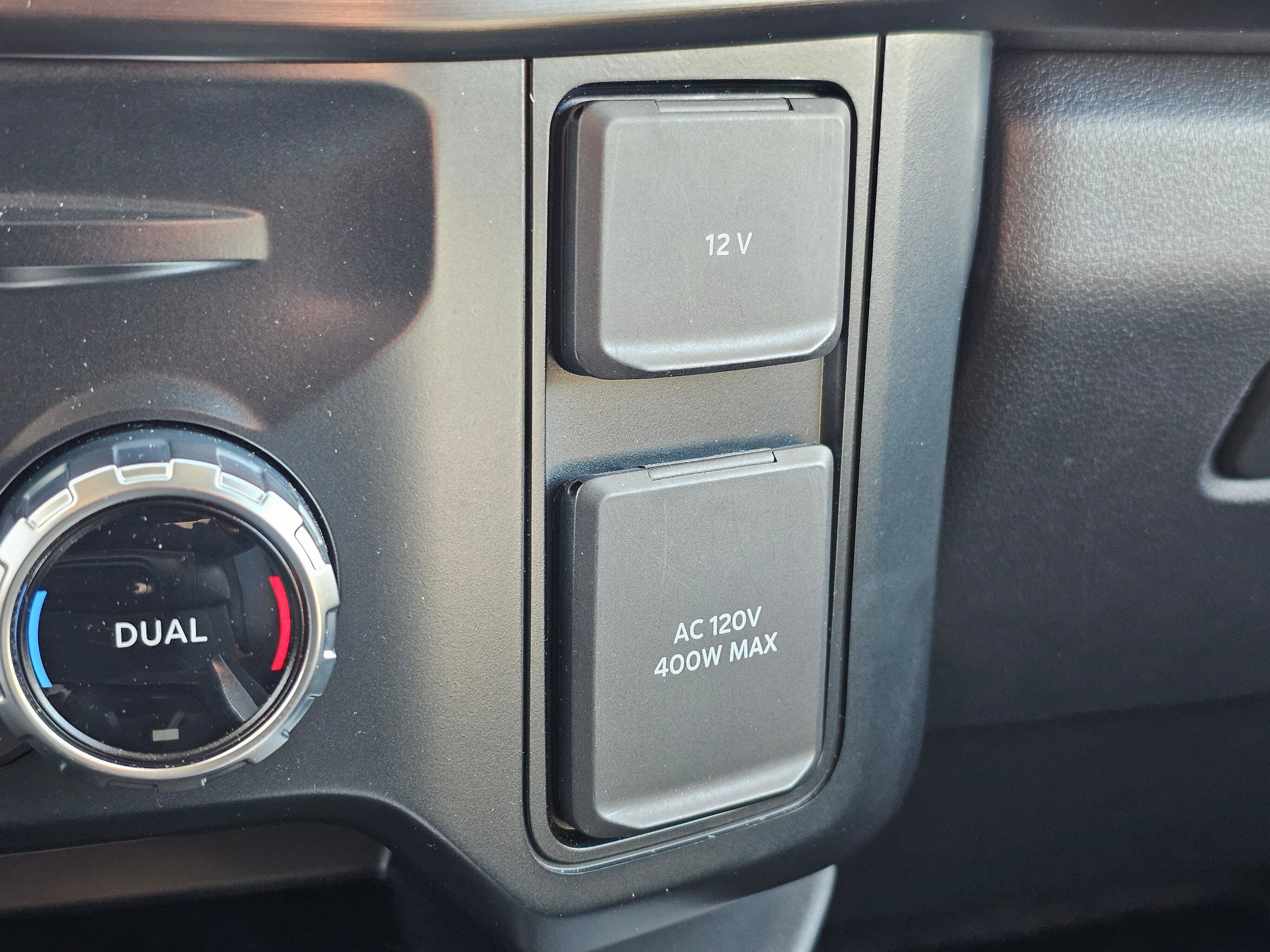 Used 2023 Ford F350 Lariat image 22