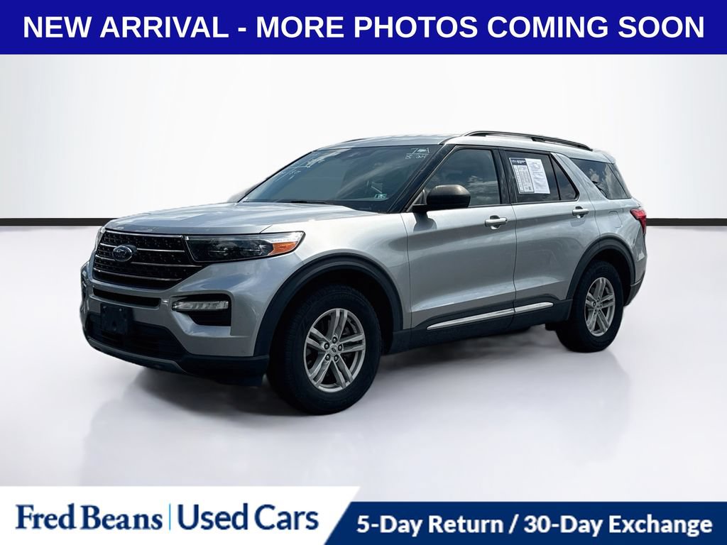 Used 2020 Ford Explorer XLT w/ Equipment Group 202A AWD/4WD image 3