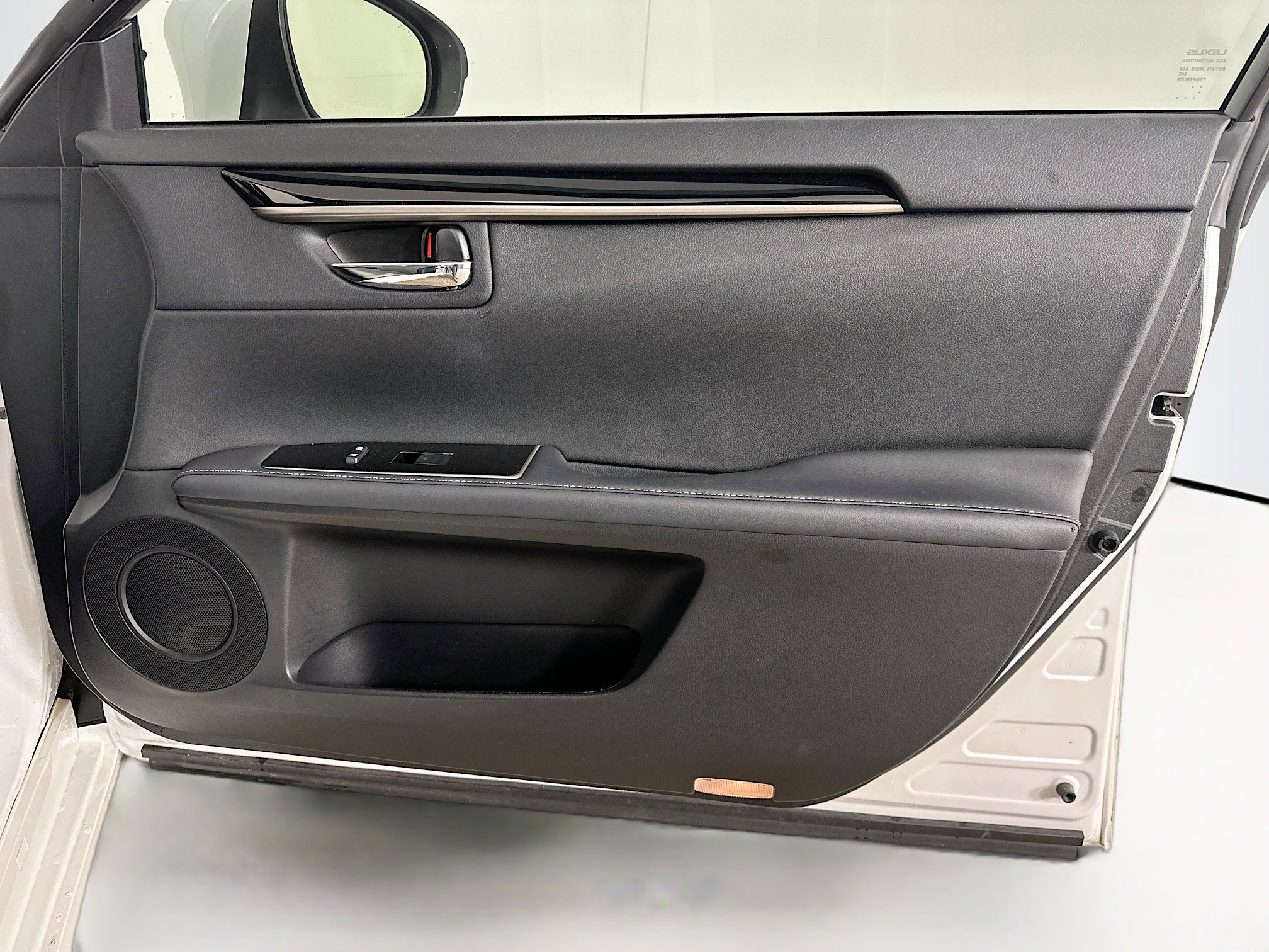 Used 2016 Lexus ES 350 w/ Accessory Package FWD image 31