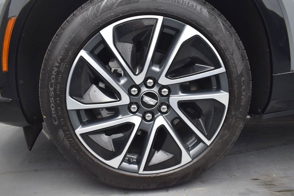 Certified 2025 Cadillac Optiq Sport 2 w/ LPO, Floor Liner Package AWD/4WD image 9