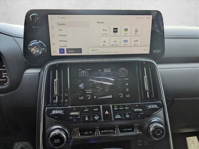 Certified 2024 Lexus LX 600 4WD w/ Luxury Package image 18