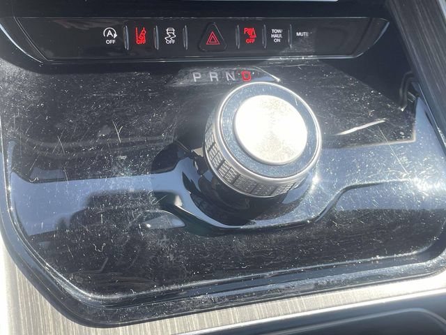 Used 2024 Jeep Wagoneer L Series II w/ Flexible Seating Group RWD image 21
