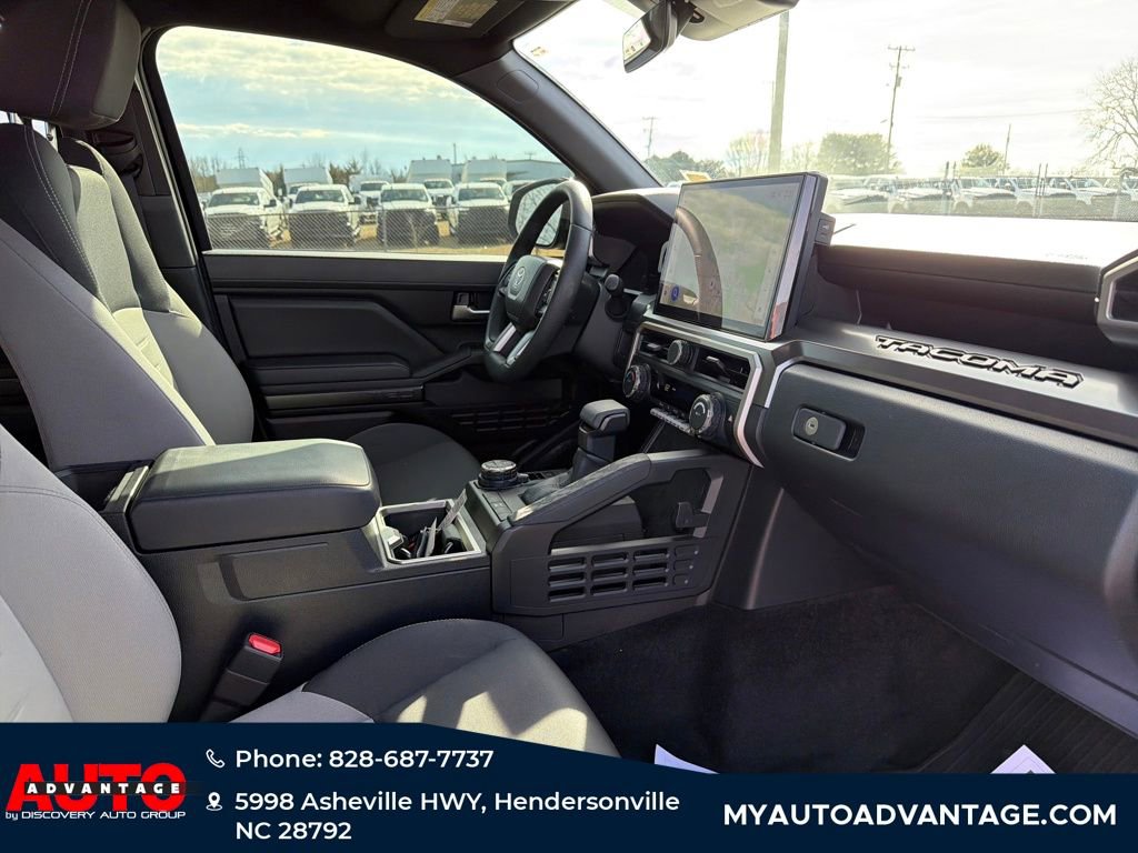 Used 2024 Toyota Tacoma TRD Off-Road AWD/4WD image 34