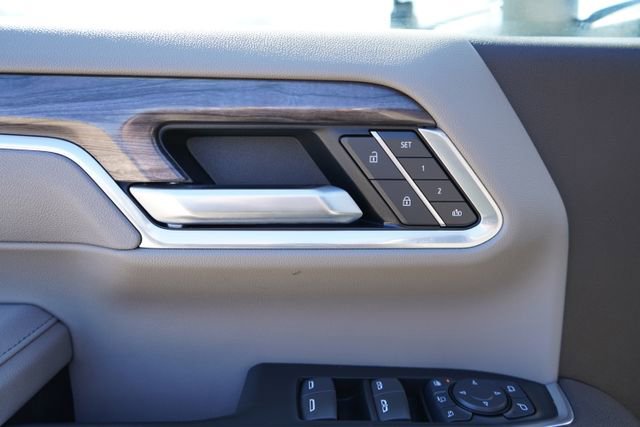Used 2025 Chevrolet Silverado 2500 LTZ w/ LTZ Premium Package AWD/4WD image 10
