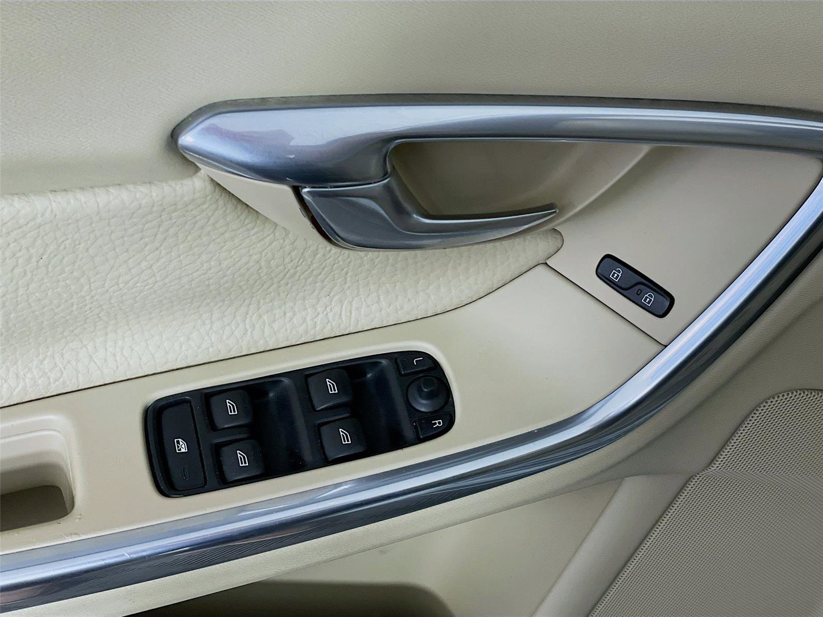 Used 2012 Volvo S60 T5 image 20