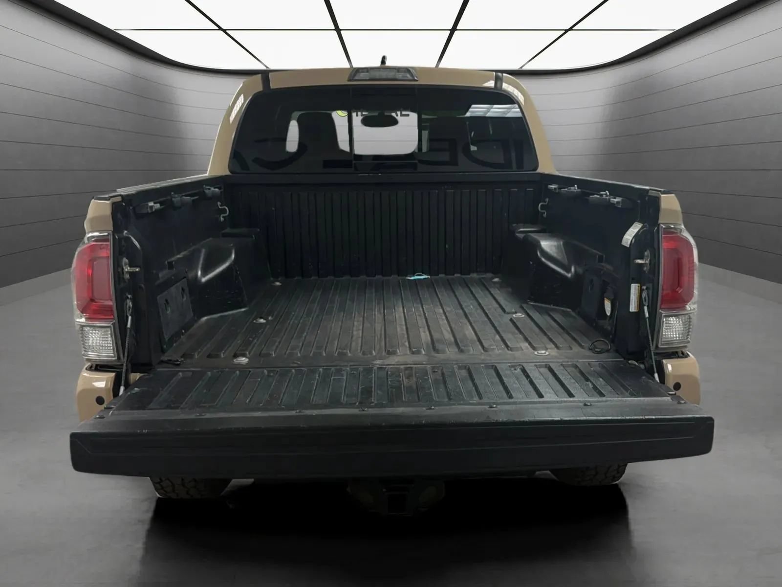 Used 2017 Toyota Tacoma Limited w/ Tow Package RWD image 20
