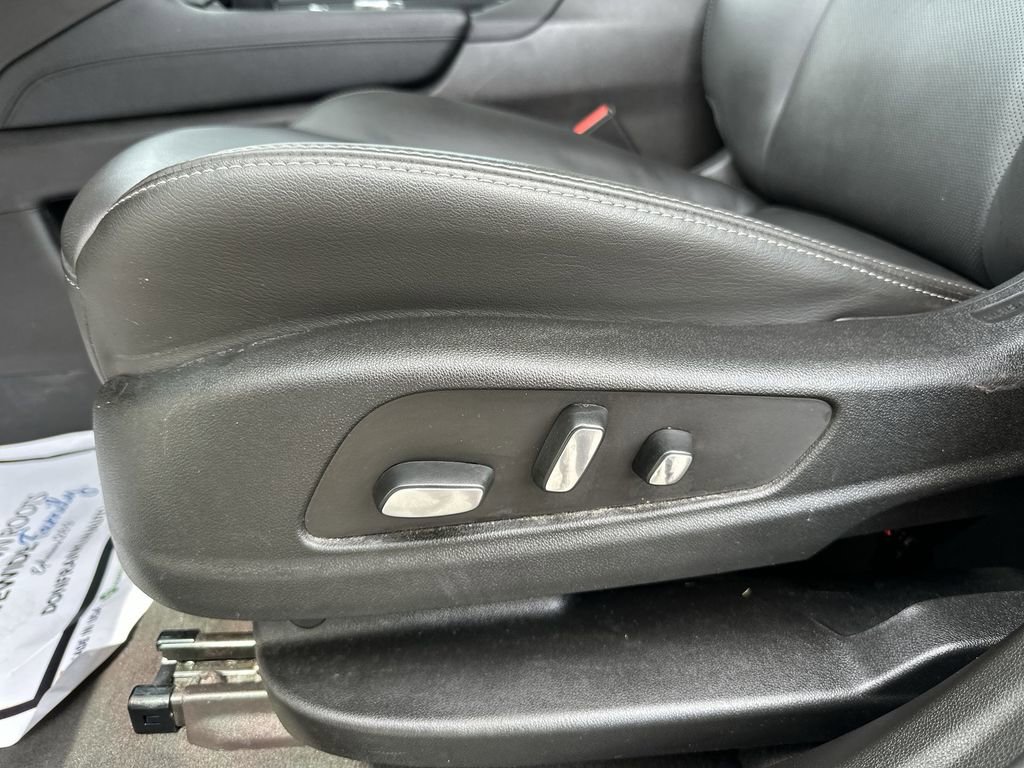 Used 2024 Cadillac XT6 Sport image 12