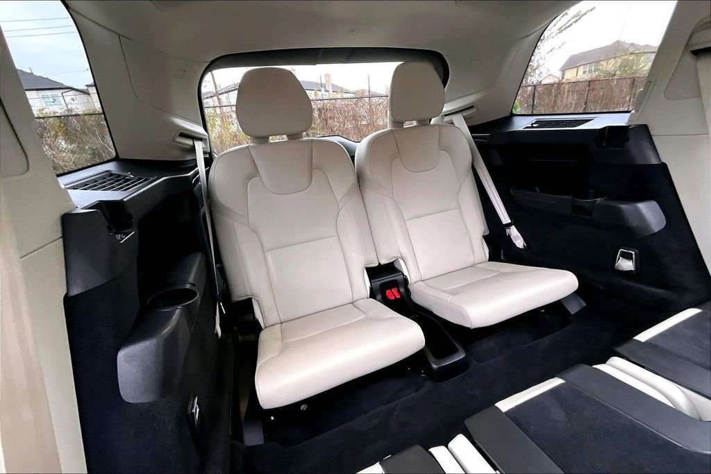 Used 2023 Volvo XC90 B5 Core w/ Climate Package image 37