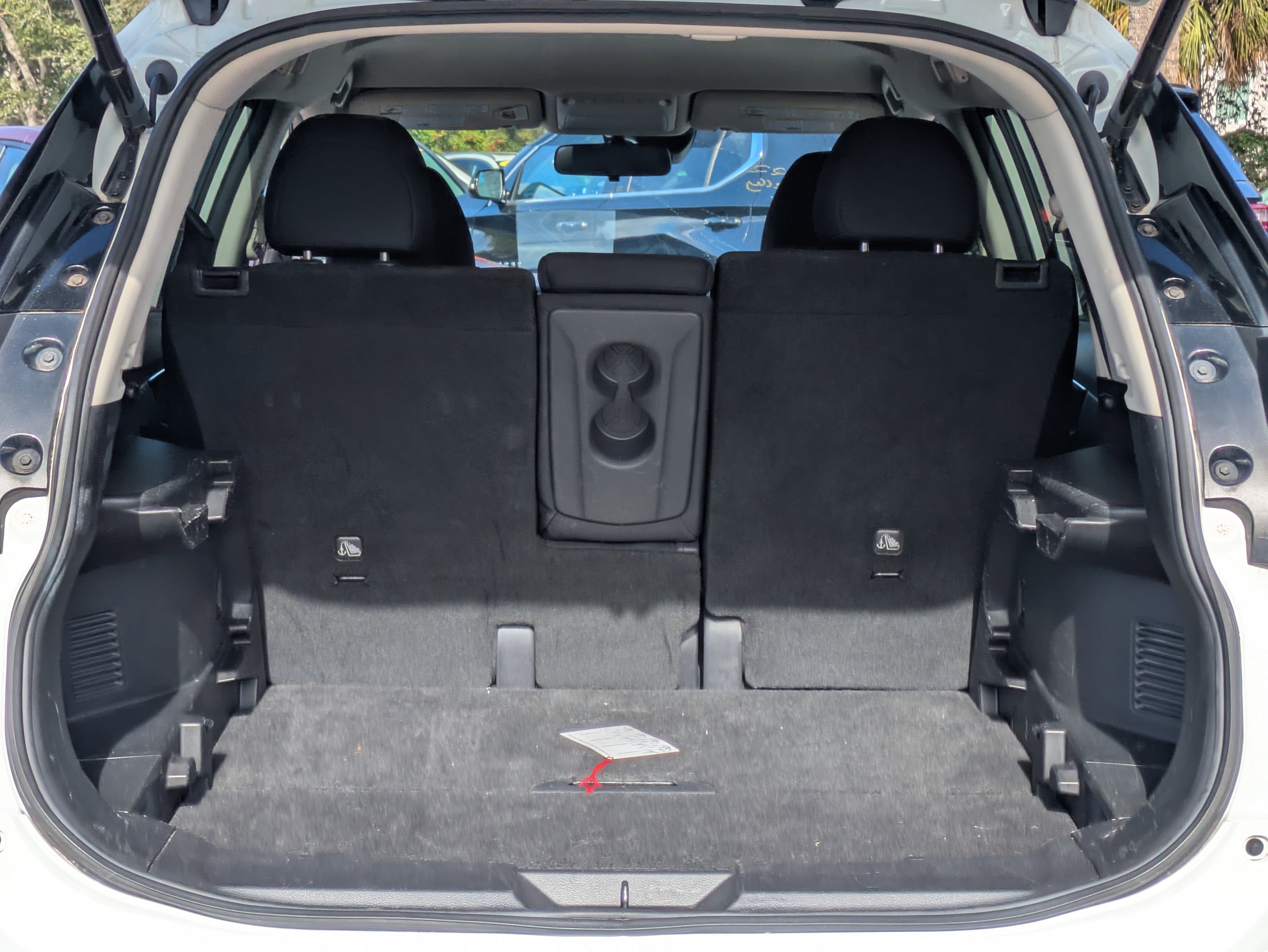 Used 2019 Nissan Rogue SV image 13