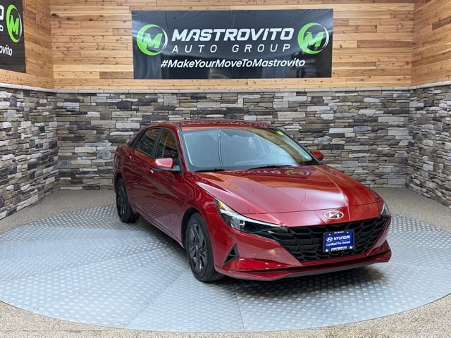 Used 2023 Hyundai Elantra SEL FWD video 2