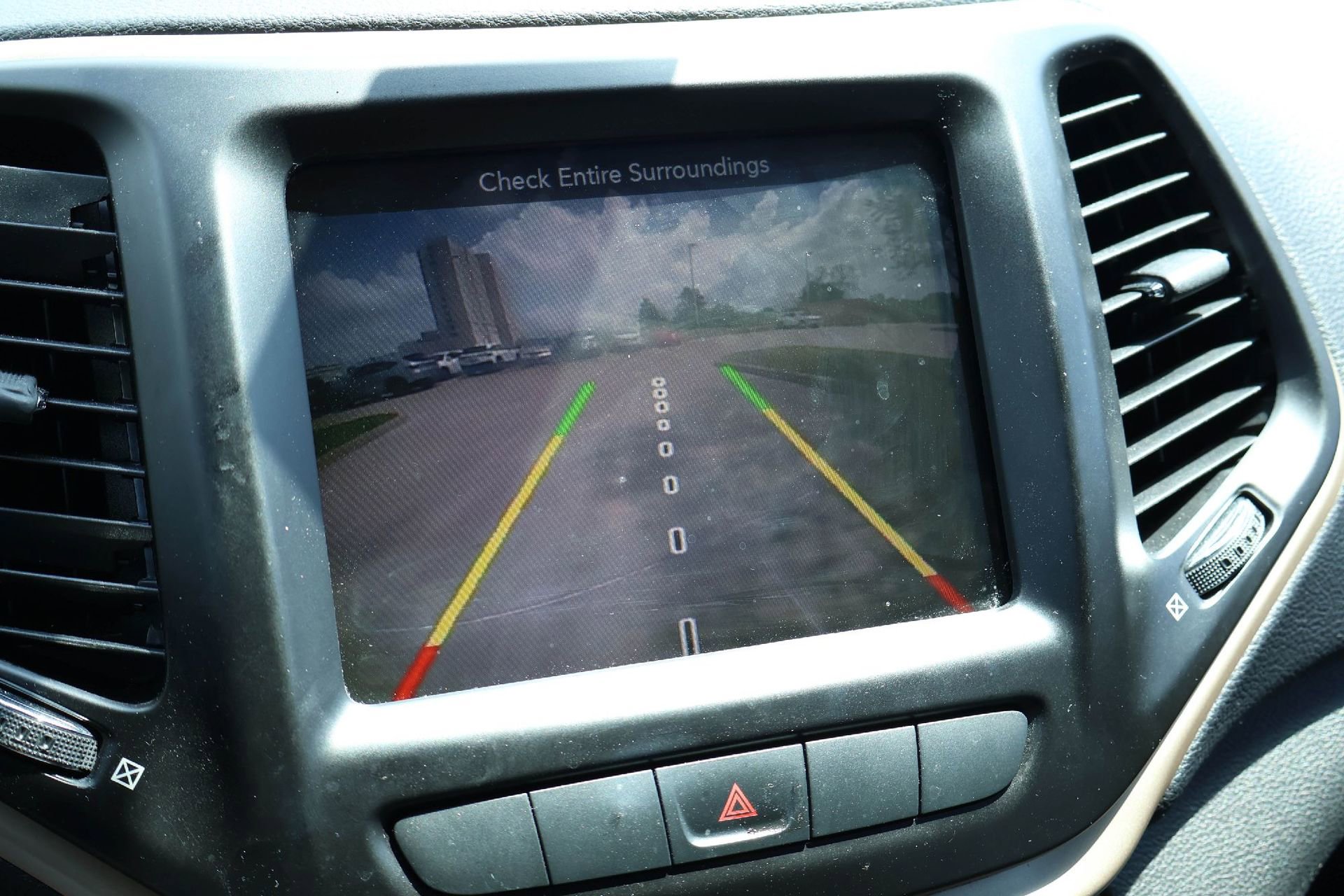 Used 2014 Jeep Cherokee Limited FWD image 29