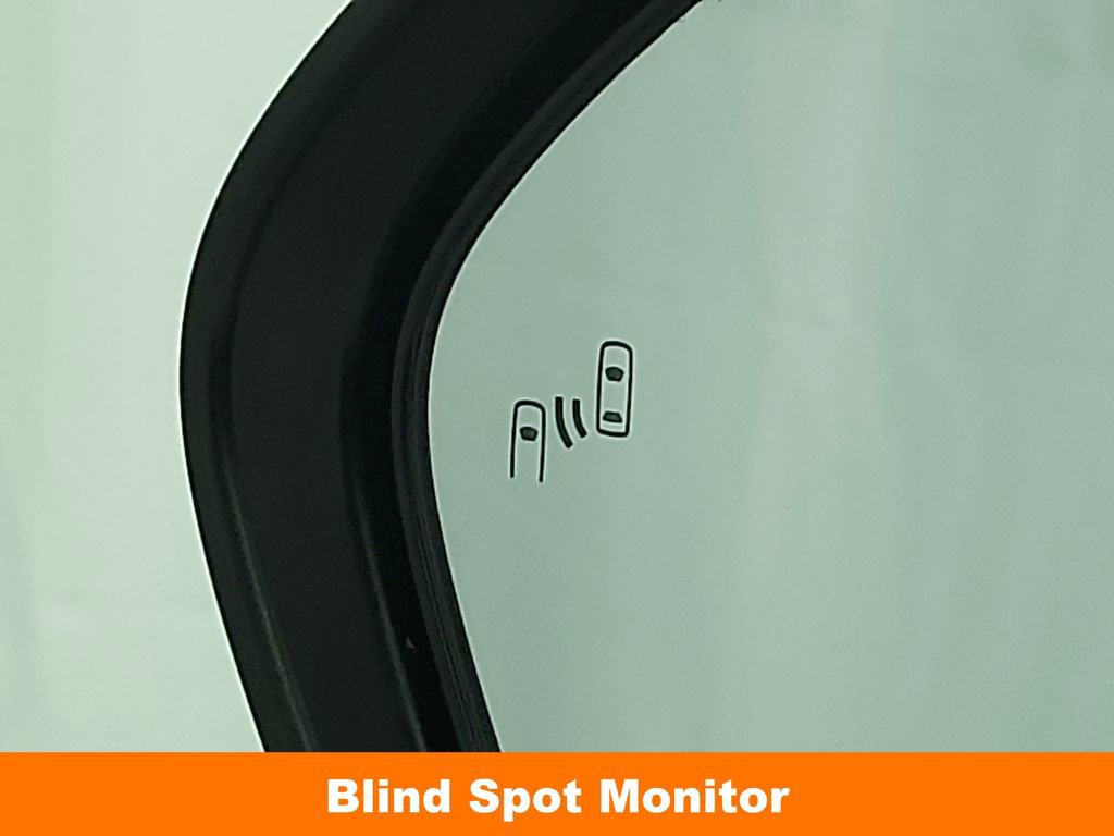 Used 2025 Toyota Camry LE w/ Convenience Package image 13