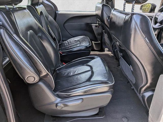 Used 2022 Chrysler Pacifica Limited w/ S Appearance Package image 22
