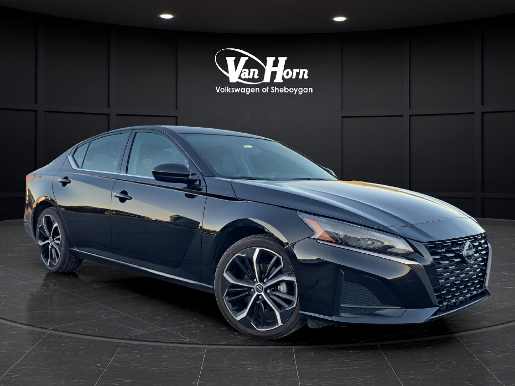 Used 2025 Nissan Altima 2.5 SR FWD image 1