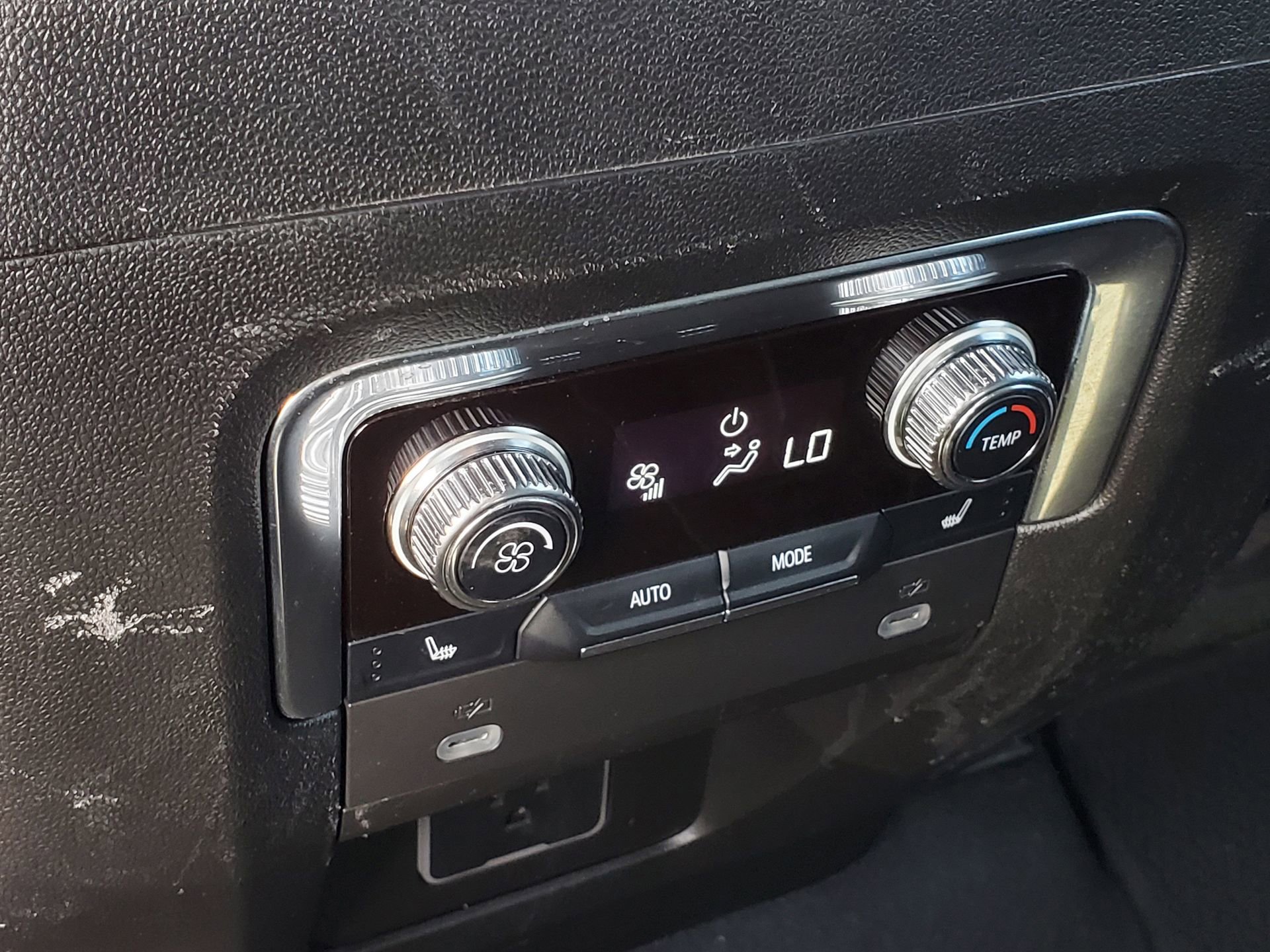 Used 2024 GMC Yukon Denali image 14