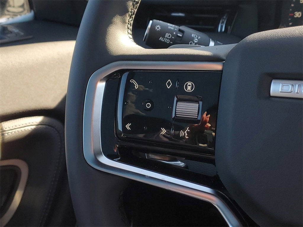 New 2026 Land Rover Discovery Sport Landmark image 18