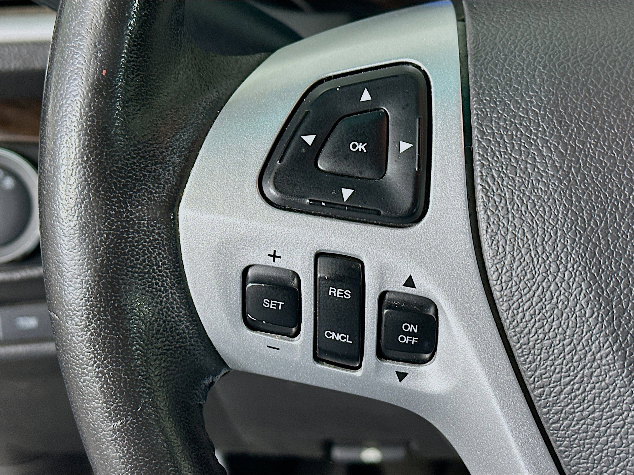 Used 2015 Ford Explorer Limited FWD image 17