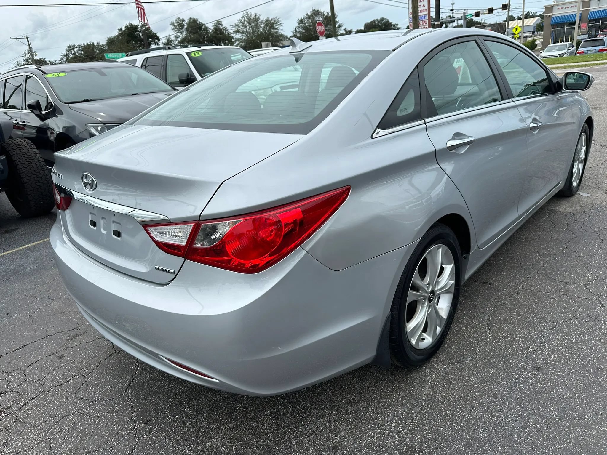 Used 2011 Hyundai Sonata Limited w/ Navigation Pkg 5 FWD image 5