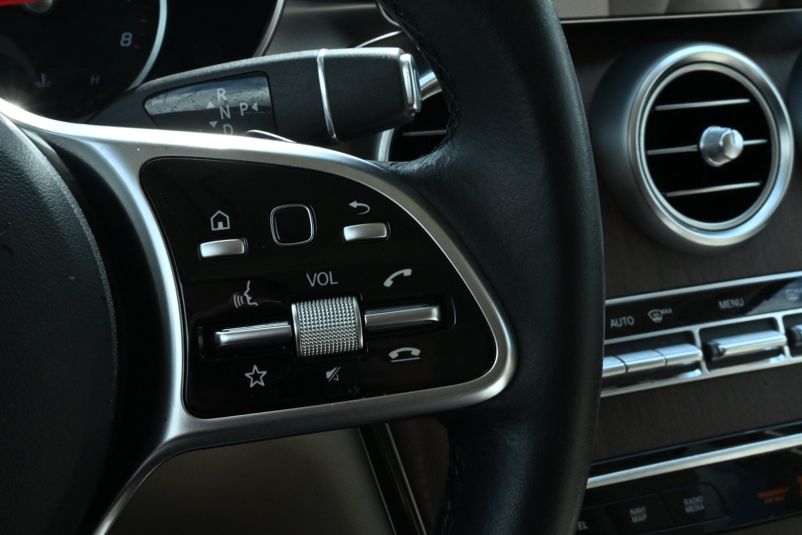 Used 2020 Mercedes-Benz GLC 300 image 32