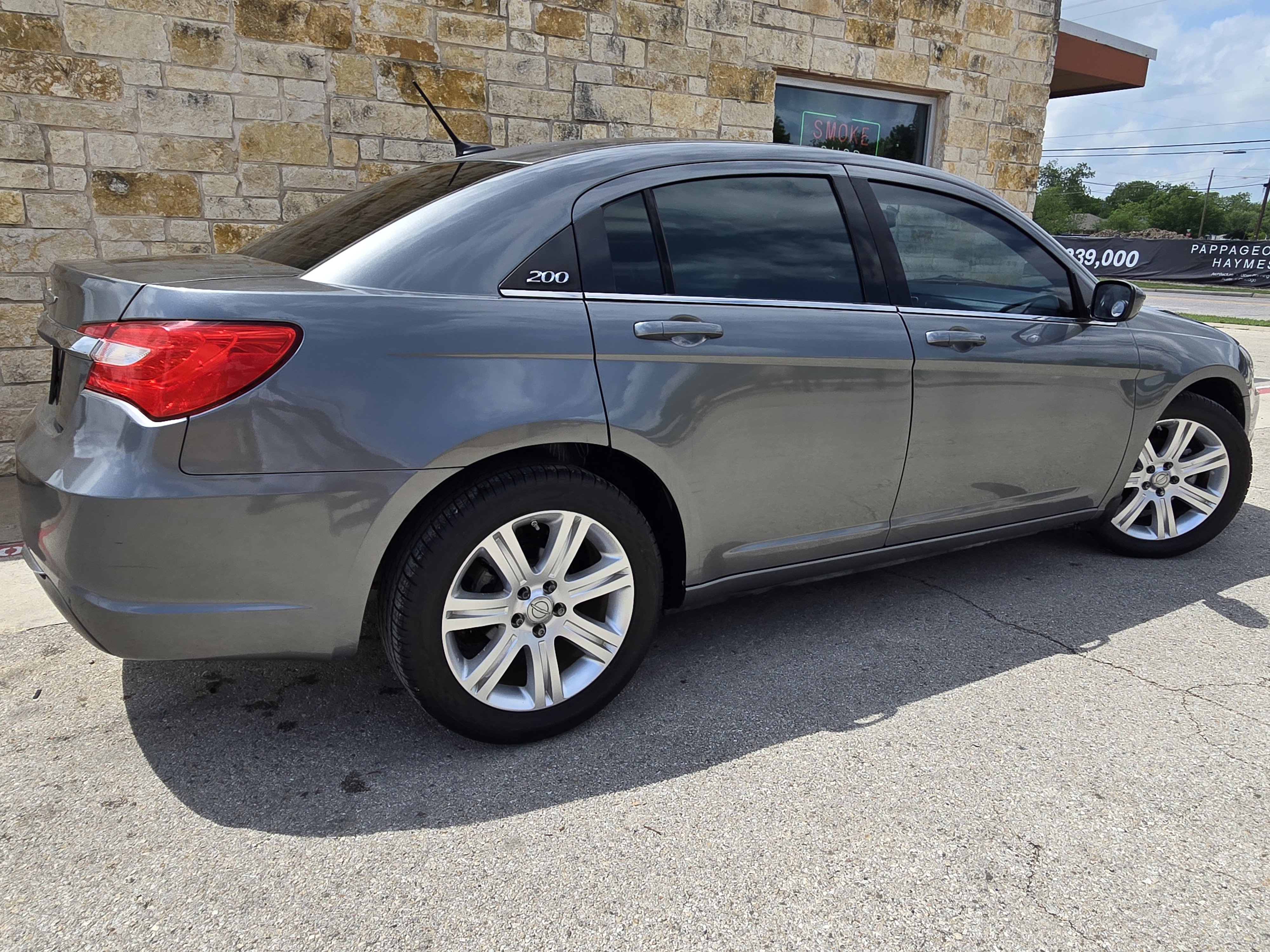 Used 2013 Chrysler 200 Touring w/ S Exterior Appearance Pkg FWD image 19