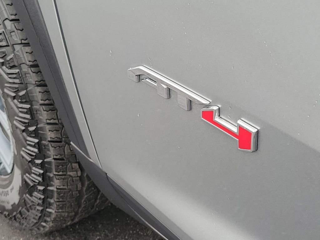 Used 2025 GMC Acadia AT4 image 32