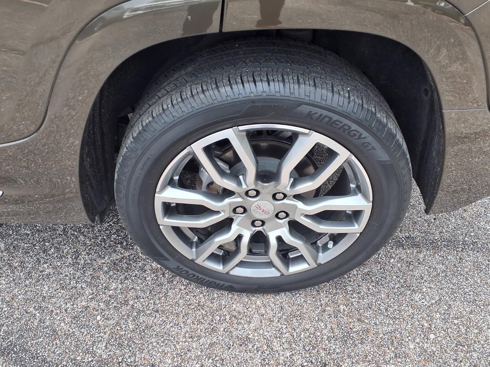 Used 2023 GMC Terrain Denali AWD/4WD image 25