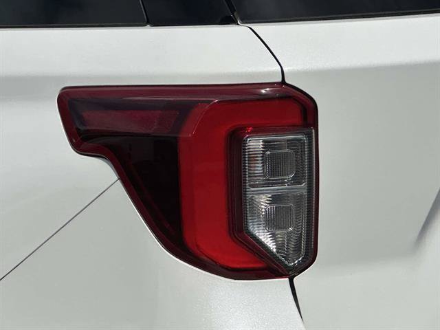Used 2023 Ford Explorer ST-Line w/ Class IV Trailer Tow Package AWD/4WD image 9