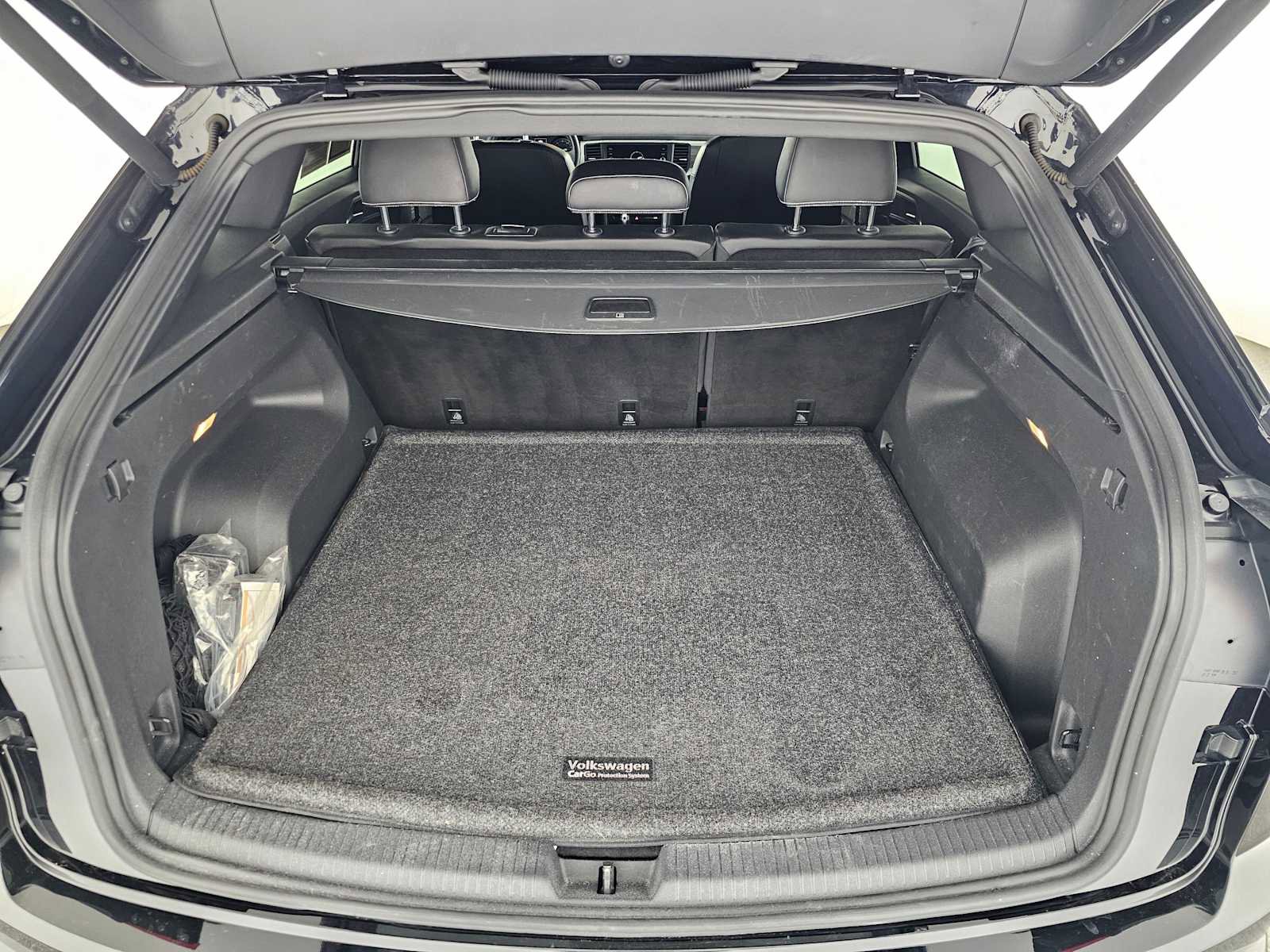 Used 2021 Volkswagen Atlas Cross Sport SE w/ Panoramic Sunroof Package FWD image 14